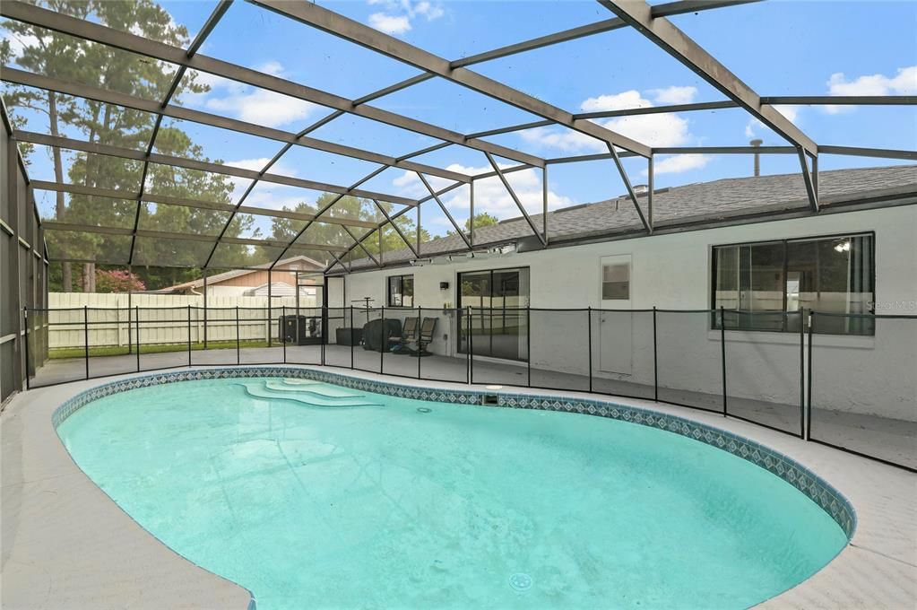 For Sale: $399,900 (3 beds, 2 baths, 1554 Square Feet)