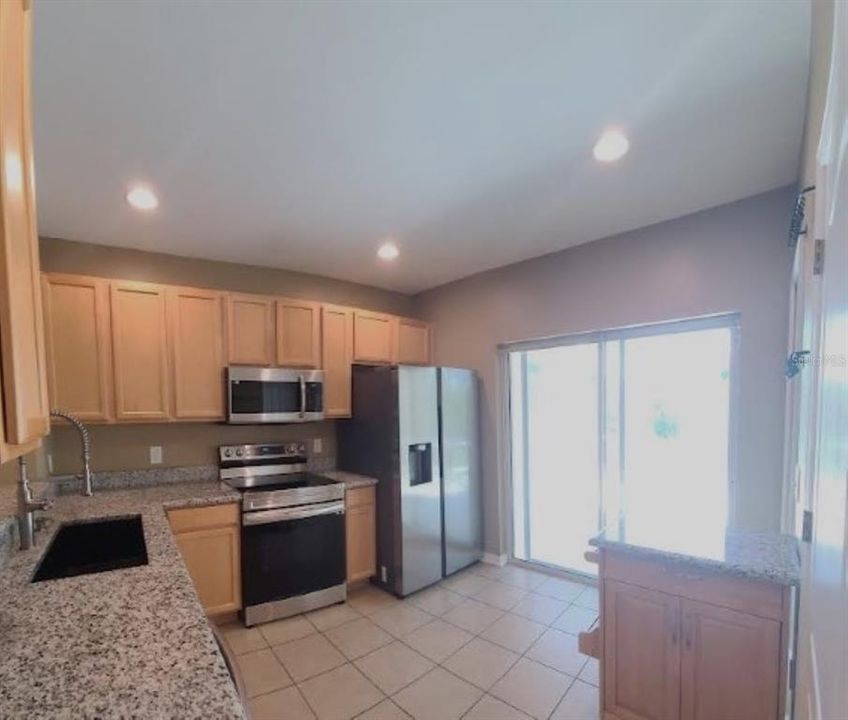 В аренду: $1,695 (2 спален, 2 ванн, 1335 Квадратных фут)