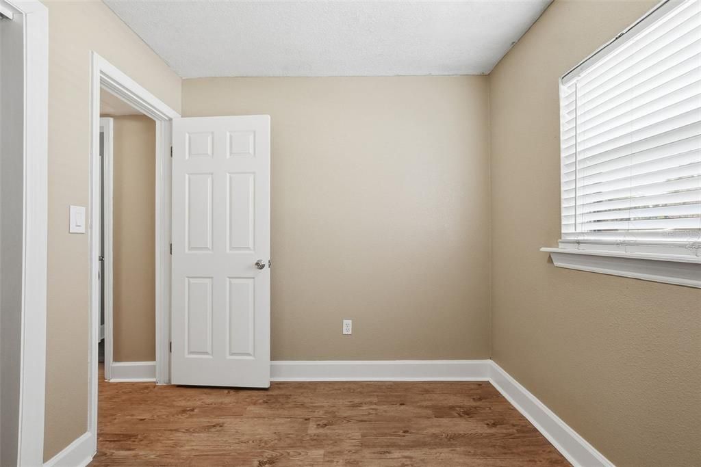 For Sale: $261,325 (3 beds, 1 baths, 1293 Square Feet)
