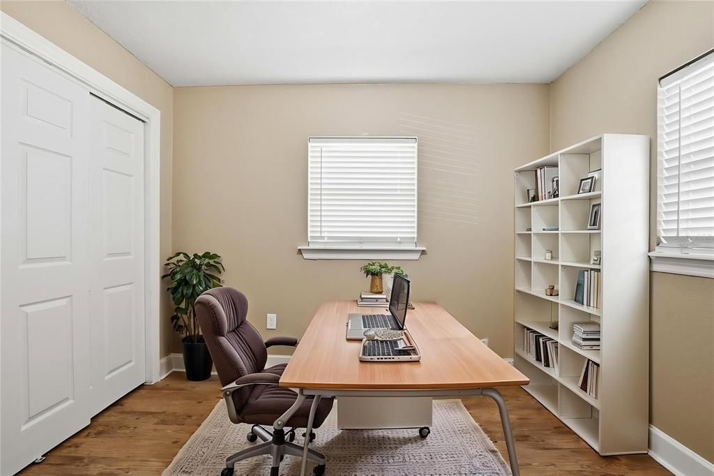 For Sale: $261,325 (3 beds, 1 baths, 1293 Square Feet)