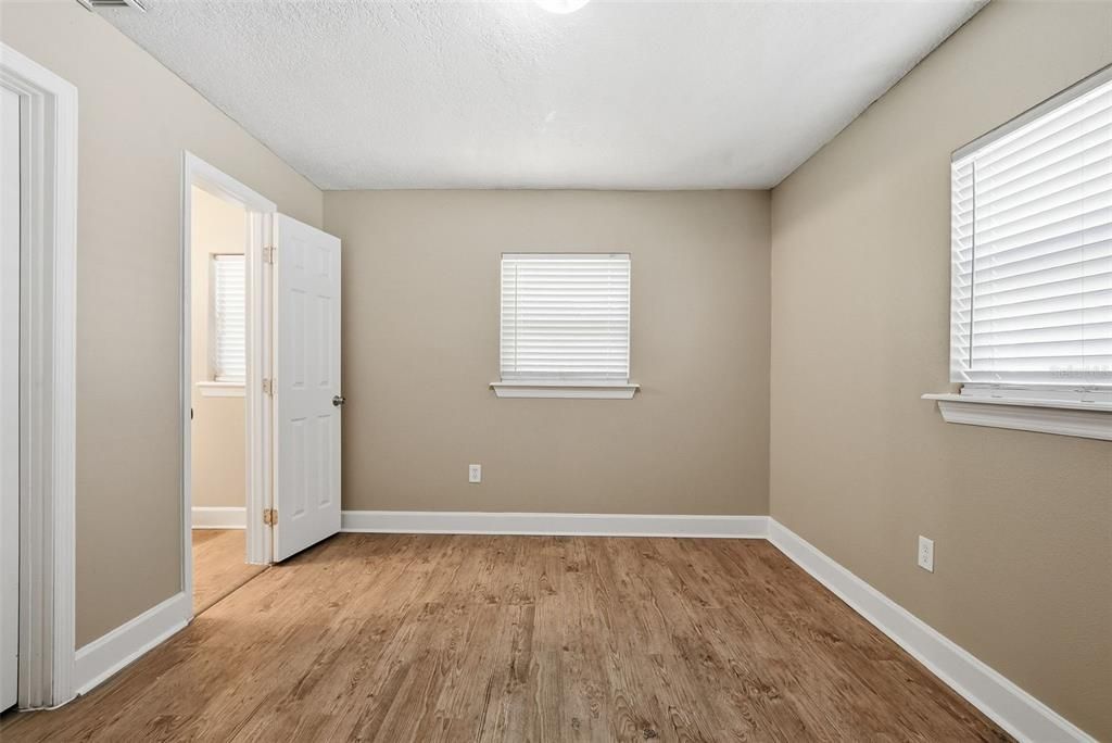 For Sale: $261,325 (3 beds, 1 baths, 1293 Square Feet)