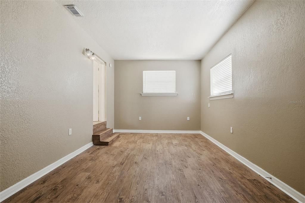 For Sale: $261,325 (3 beds, 1 baths, 1293 Square Feet)