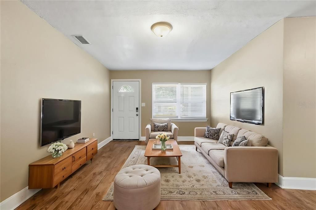 For Sale: $261,325 (3 beds, 1 baths, 1293 Square Feet)