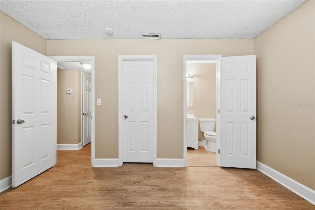 For Sale: $261,325 (3 beds, 1 baths, 1293 Square Feet)