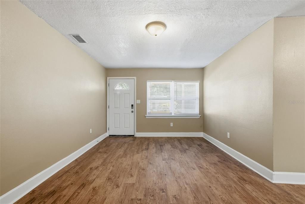 For Sale: $261,325 (3 beds, 1 baths, 1293 Square Feet)