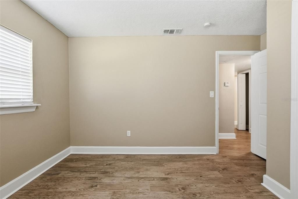 For Sale: $261,325 (3 beds, 1 baths, 1293 Square Feet)
