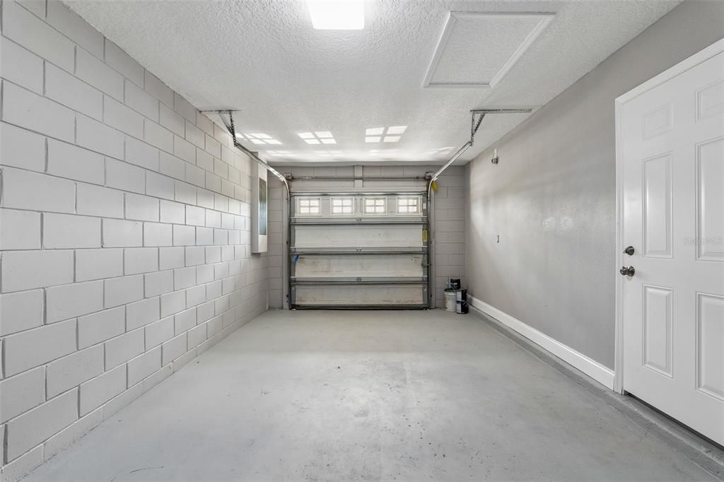 For Sale: $289,000 (3 beds, 2 baths, 1092 Square Feet)