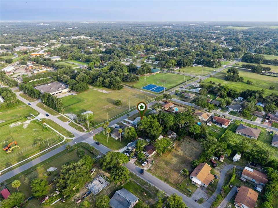 For Sale: $289,000 (3 beds, 2 baths, 1092 Square Feet)