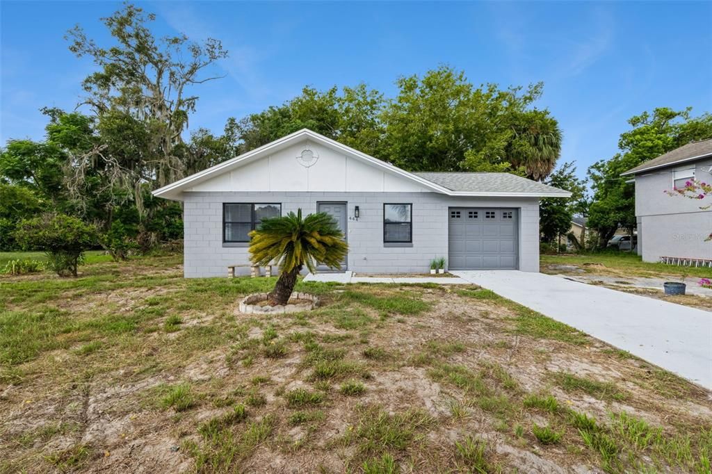 For Sale: $289,000 (3 beds, 2 baths, 1092 Square Feet)