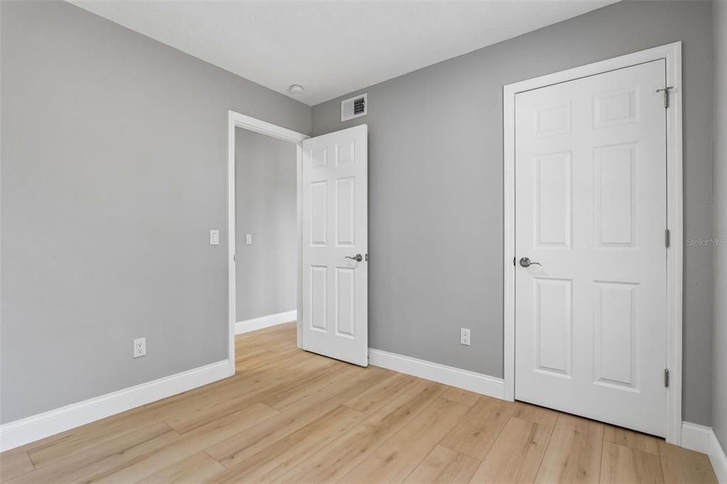 For Sale: $289,000 (3 beds, 2 baths, 1092 Square Feet)