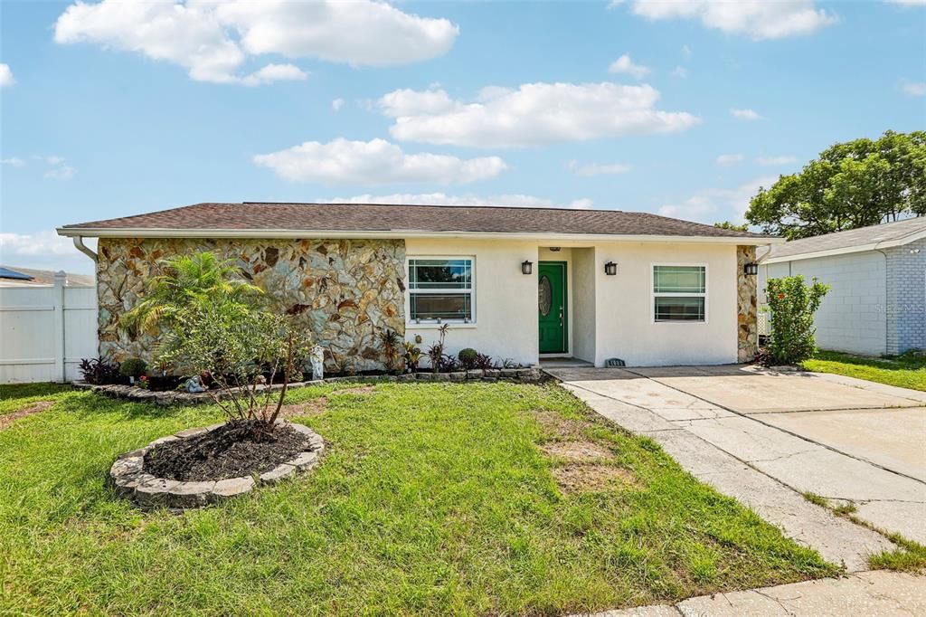 En Venta: $389,900 (4 camas, 2 baños, 2096 Pies cuadrados)