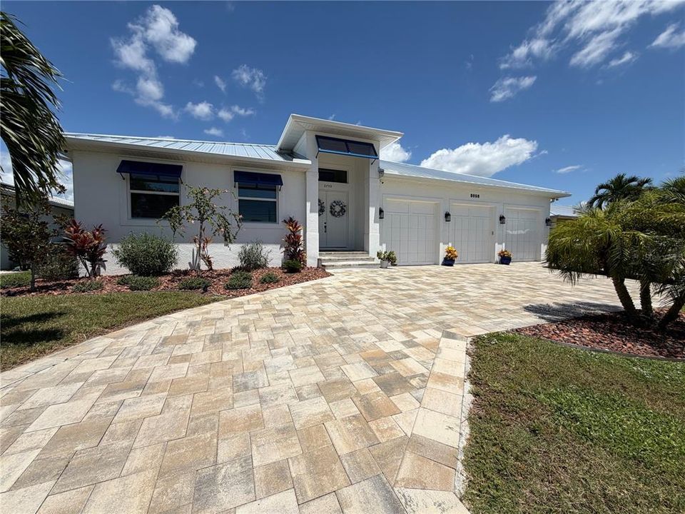 For Sale: $1,300,000 (3 beds, 3 baths, 2655 Square Feet)