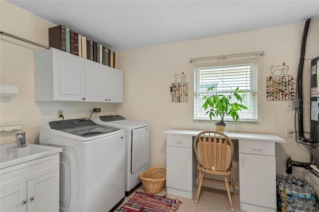 For Sale: $899,000 (3 beds, 2 baths, 2022 Square Feet)