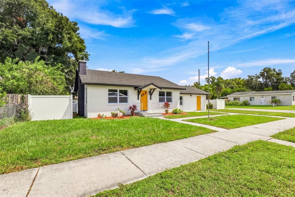 For Sale: $295,000 (3 beds, 2 baths, 1374 Square Feet)
