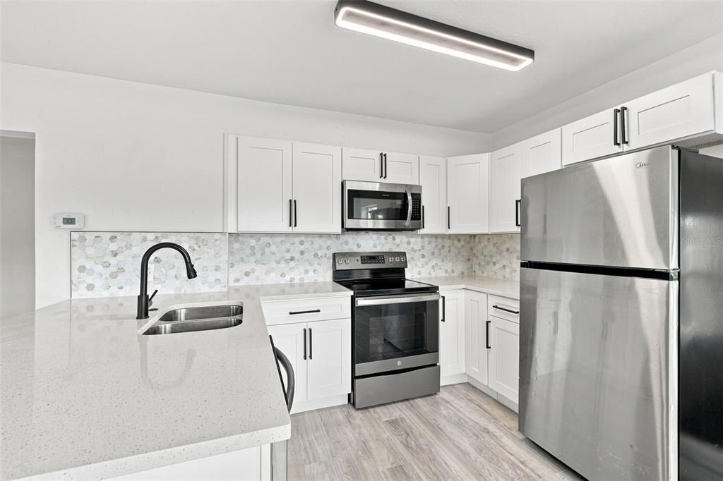 For Sale: $295,000 (3 beds, 2 baths, 1374 Square Feet)