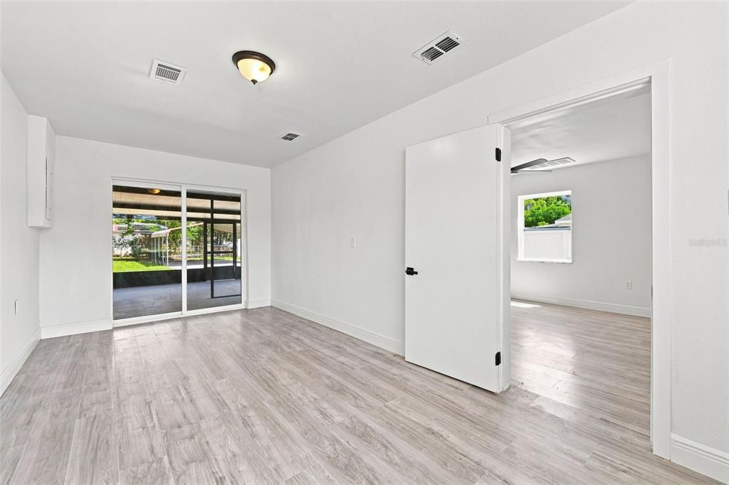 For Sale: $295,000 (3 beds, 2 baths, 1374 Square Feet)