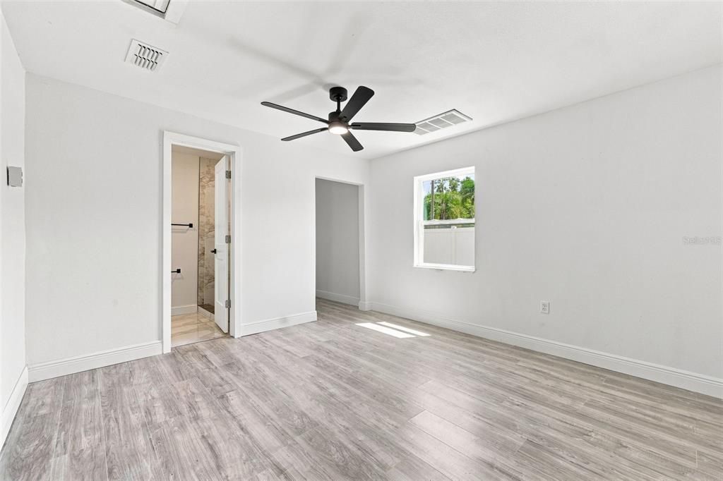 For Sale: $295,000 (3 beds, 2 baths, 1374 Square Feet)