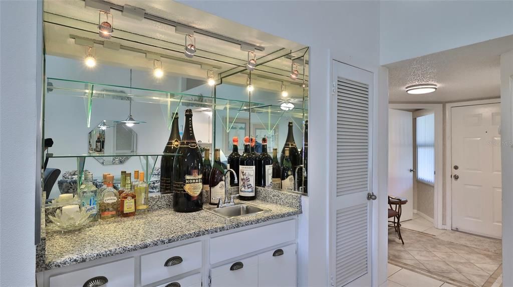 For Sale: $275,000 (3 beds, 2 baths, 1398 Square Feet)