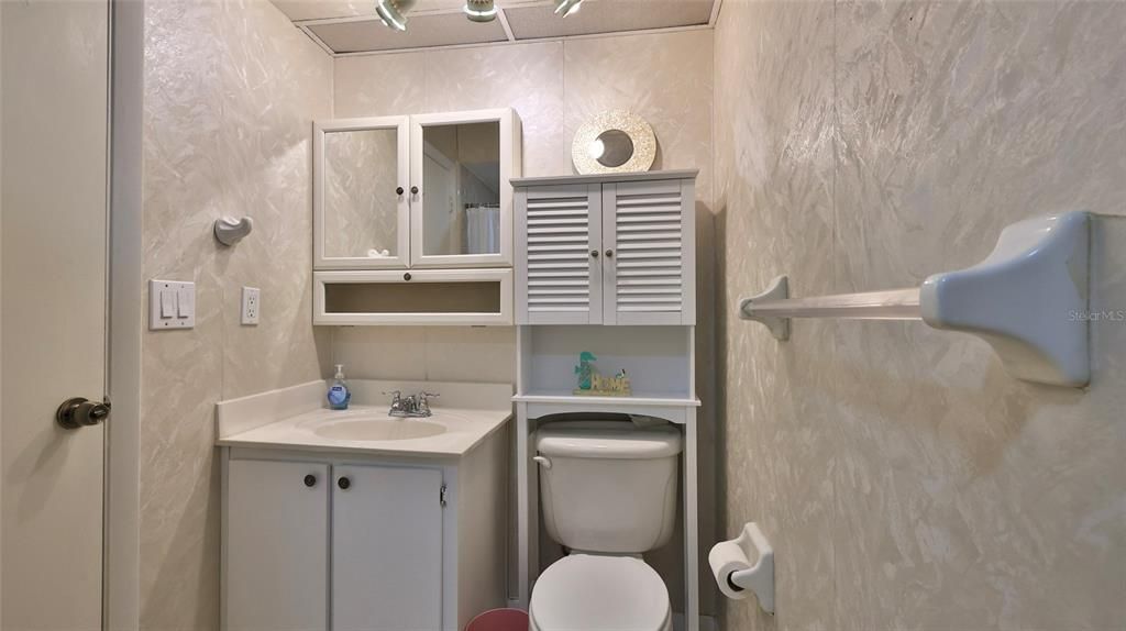 For Sale: $275,000 (3 beds, 2 baths, 1398 Square Feet)