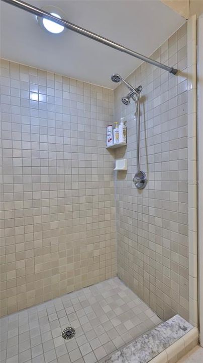For Sale: $275,000 (3 beds, 2 baths, 1398 Square Feet)