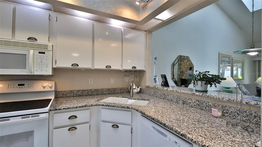 For Sale: $275,000 (3 beds, 2 baths, 1398 Square Feet)