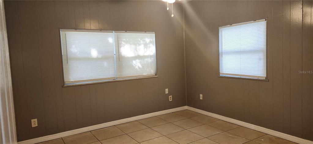 For Rent: $2,000 (3 beds, 1 baths, 1013 Square Feet)