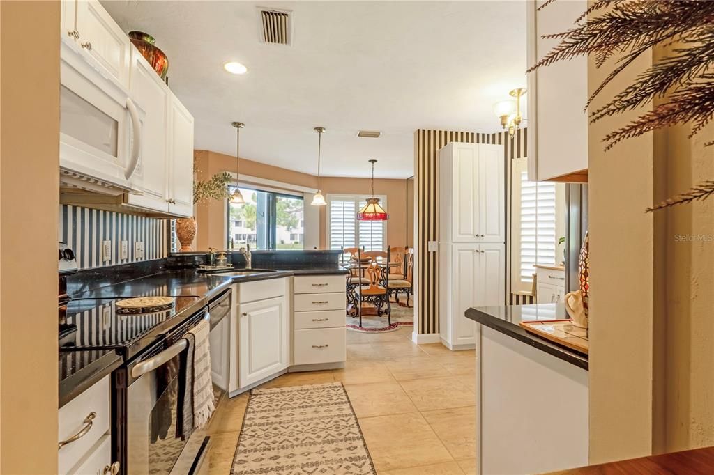 En Venta: $224,900 (3 camas, 2 baños, 1365 Pies cuadrados)