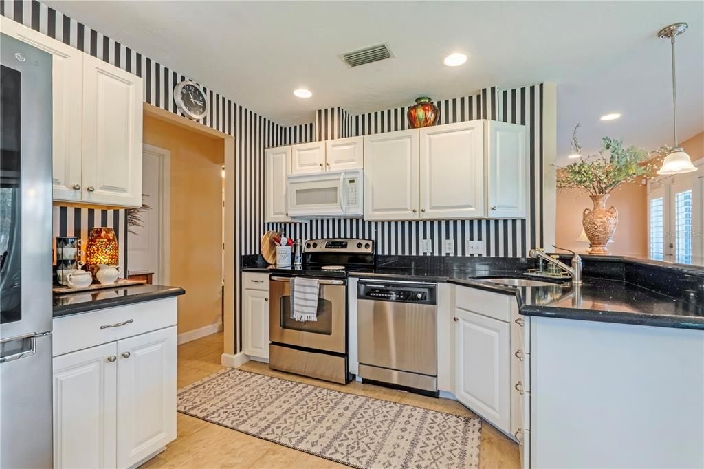 En Venta: $224,900 (3 camas, 2 baños, 1365 Pies cuadrados)