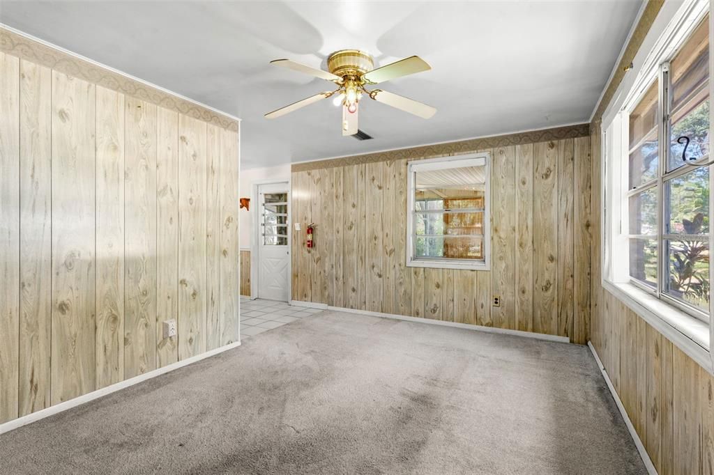 For Sale: $175,000 (2 beds, 1 baths, 644 Square Feet)