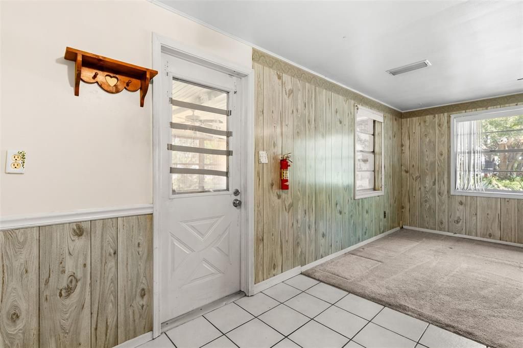 For Sale: $175,000 (2 beds, 1 baths, 644 Square Feet)