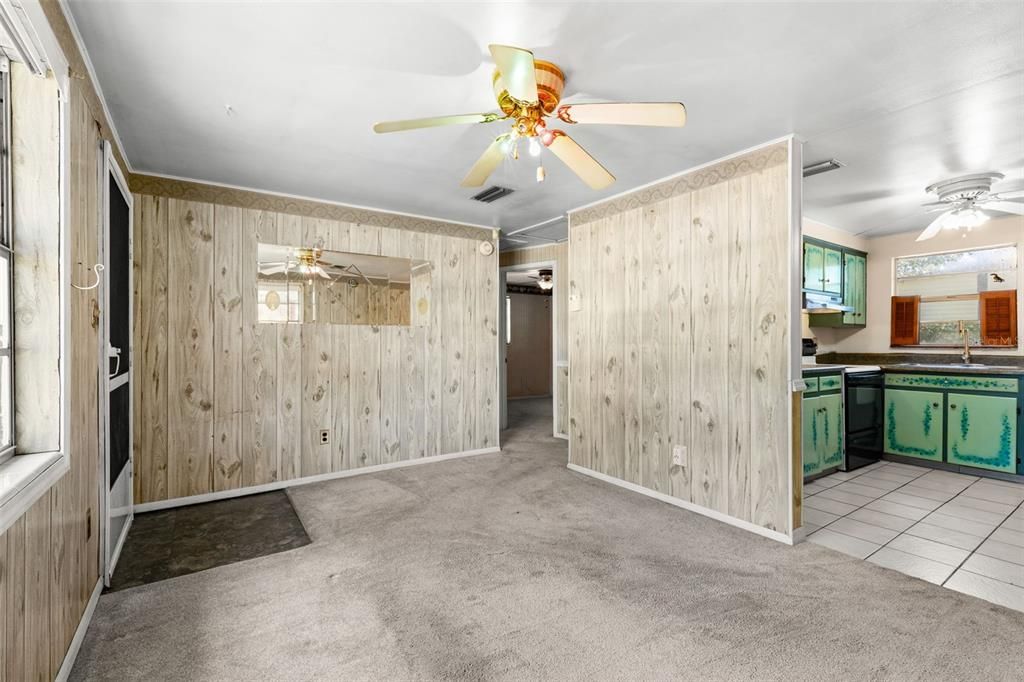 For Sale: $175,000 (2 beds, 1 baths, 644 Square Feet)