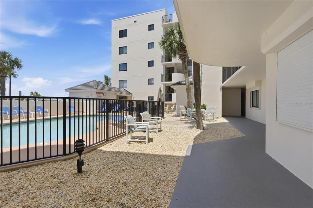 For Sale: $340,000 (2 beds, 2 baths, 1056 Square Feet)