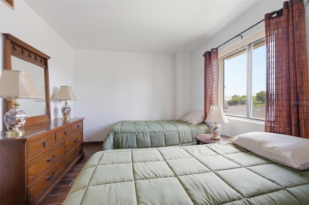For Sale: $340,000 (2 beds, 2 baths, 1056 Square Feet)