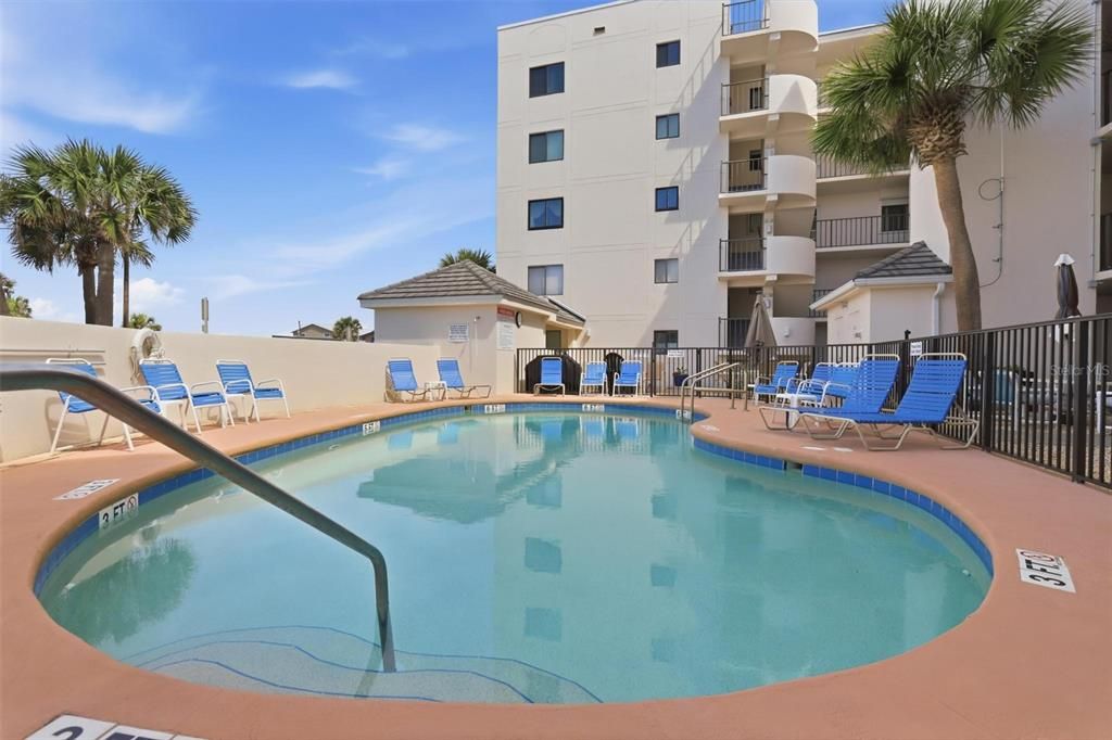 For Sale: $340,000 (2 beds, 2 baths, 1056 Square Feet)