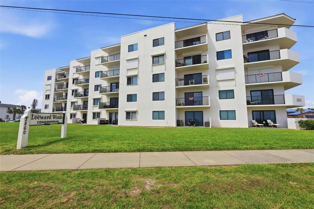 For Sale: $340,000 (2 beds, 2 baths, 1056 Square Feet)