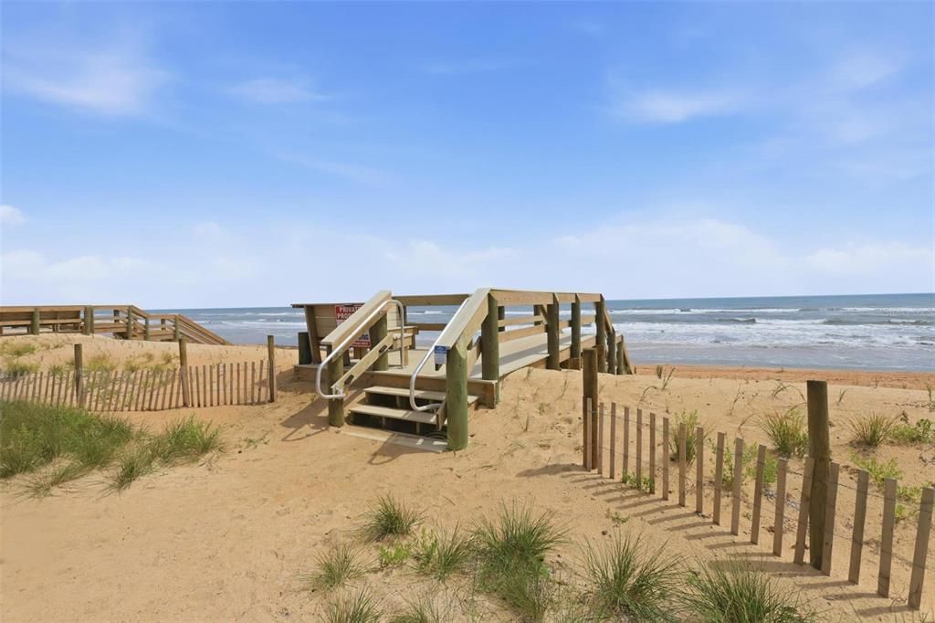 For Sale: $340,000 (2 beds, 2 baths, 1056 Square Feet)