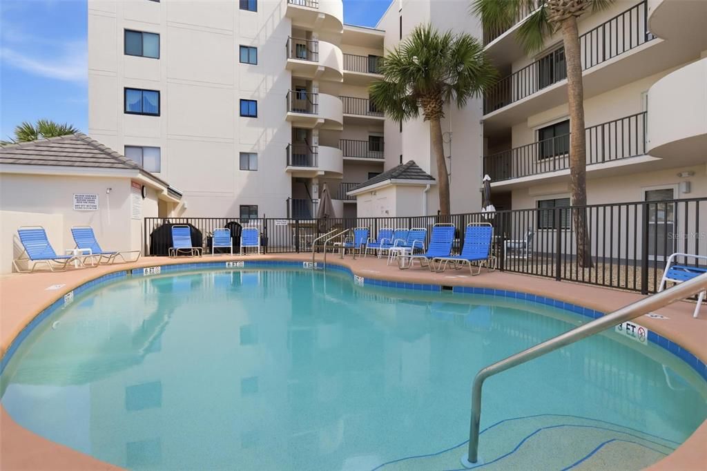 For Sale: $340,000 (2 beds, 2 baths, 1056 Square Feet)