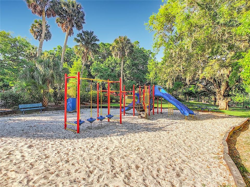 En Venta: $280,000 (3 camas, 3 baños, 1691 Pies cuadrados)