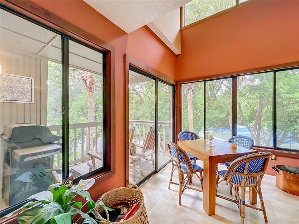 En Venta: $280,000 (3 camas, 3 baños, 1691 Pies cuadrados)