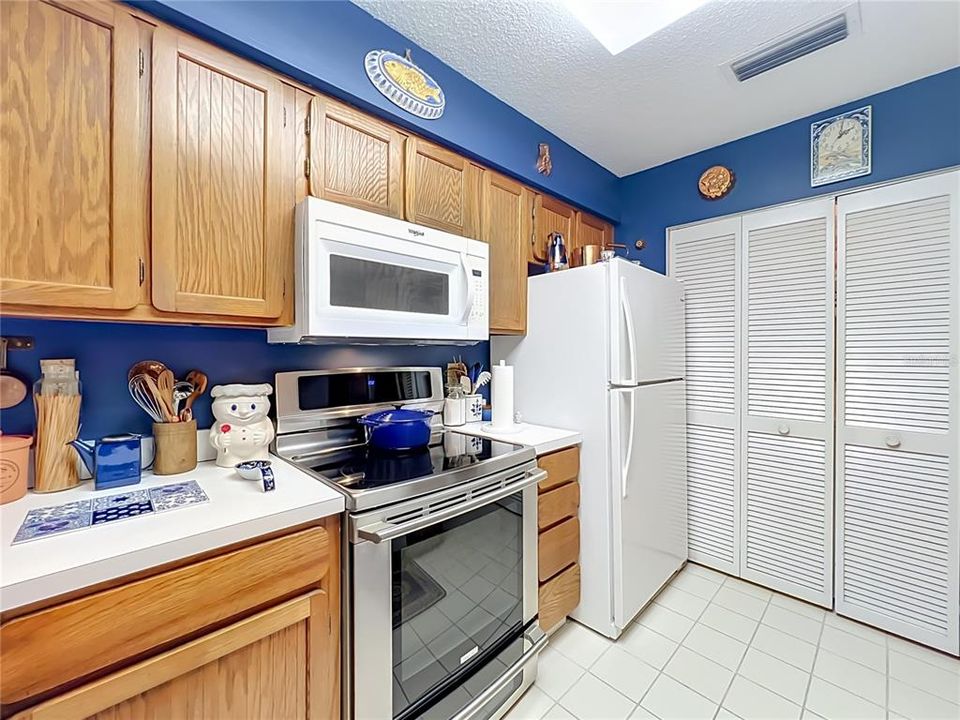 En Venta: $280,000 (3 camas, 3 baños, 1691 Pies cuadrados)