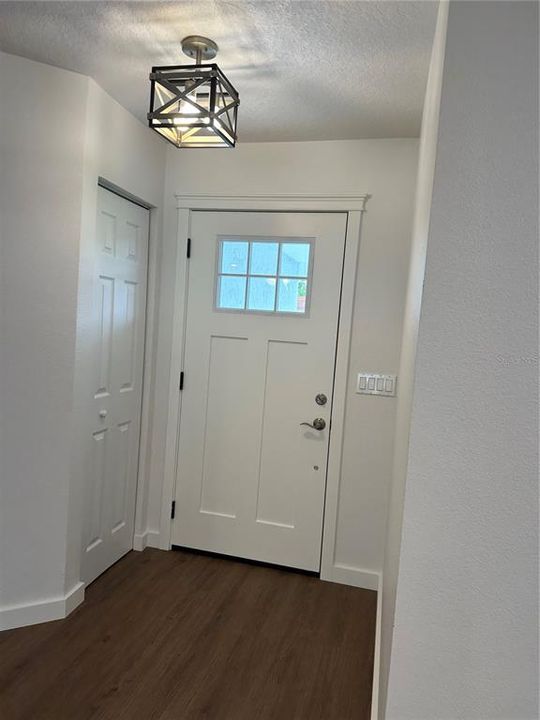 En Venta: $369,000 (4 camas, 3 baños, 1845 Pies cuadrados)