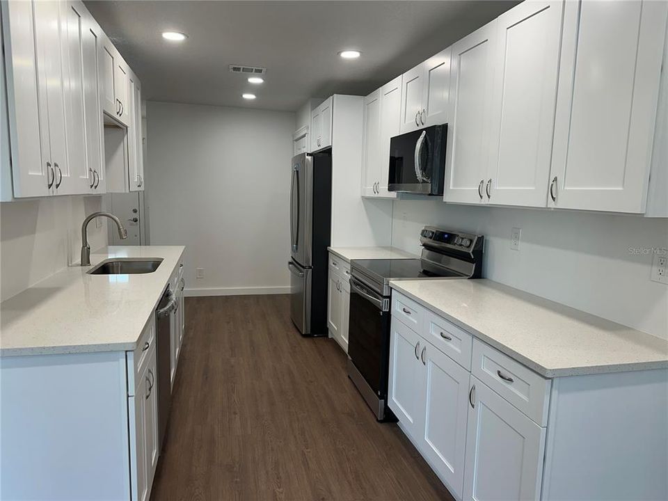En Venta: $369,000 (4 camas, 3 baños, 1845 Pies cuadrados)