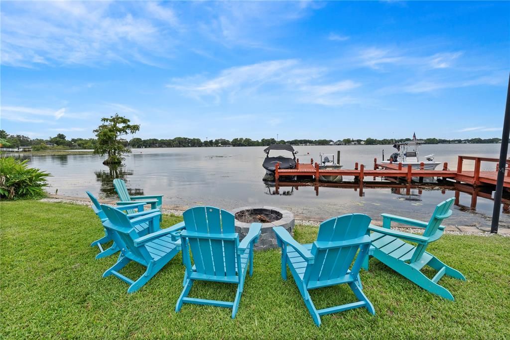 For Sale: $239,999 (1 beds, 1 baths, 582 Square Feet)