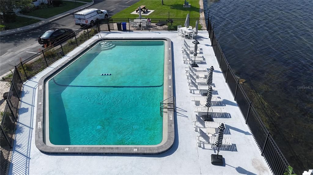 For Sale: $239,999 (1 beds, 1 baths, 582 Square Feet)