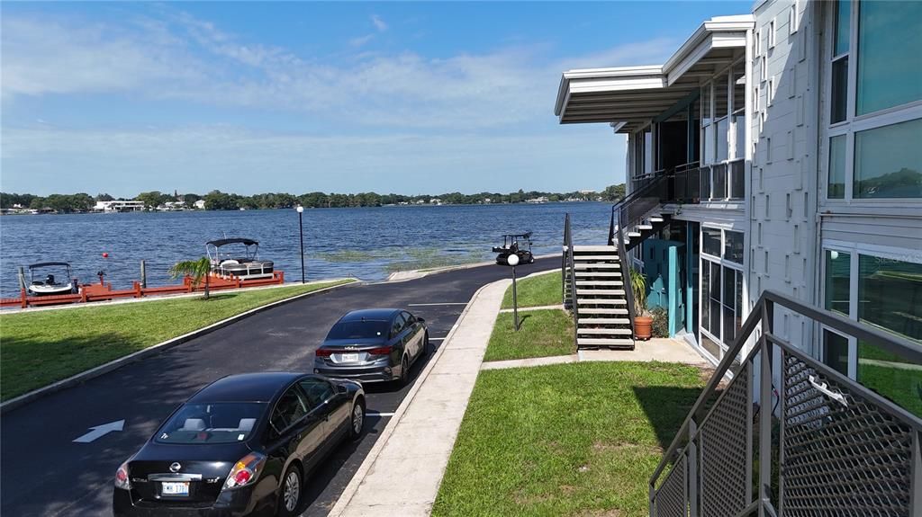 For Sale: $239,999 (1 beds, 1 baths, 582 Square Feet)