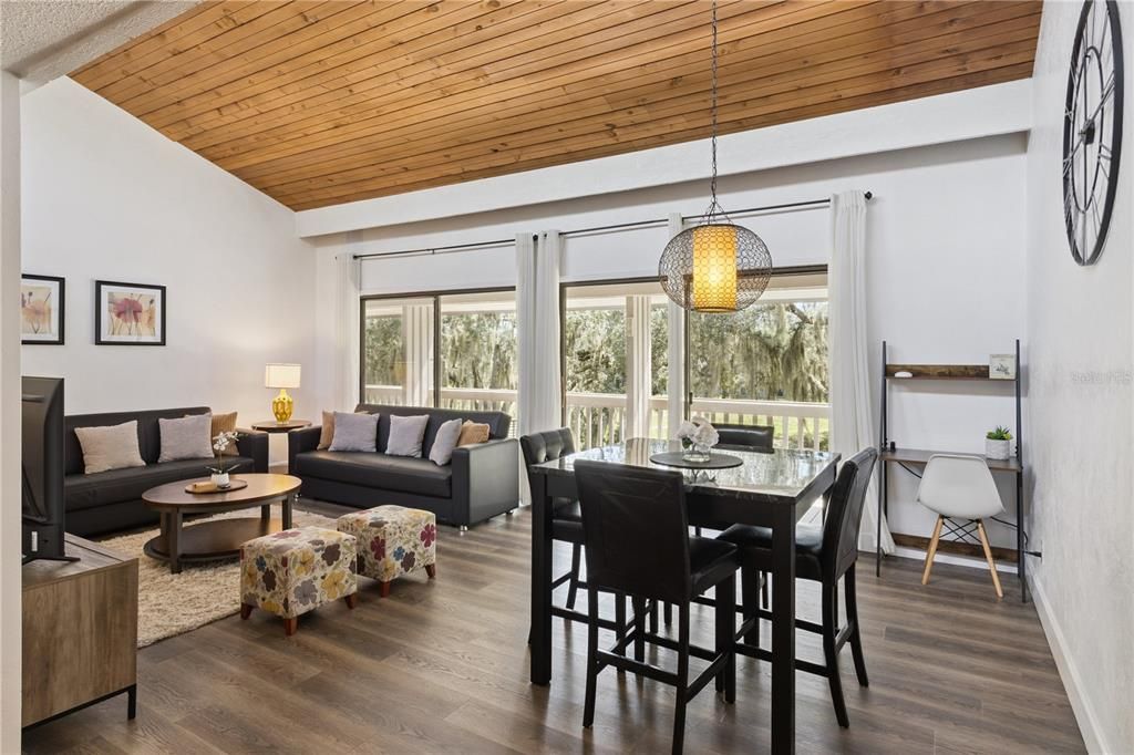 For Sale: $140,000 (1 beds, 1 baths, 974 Square Feet)