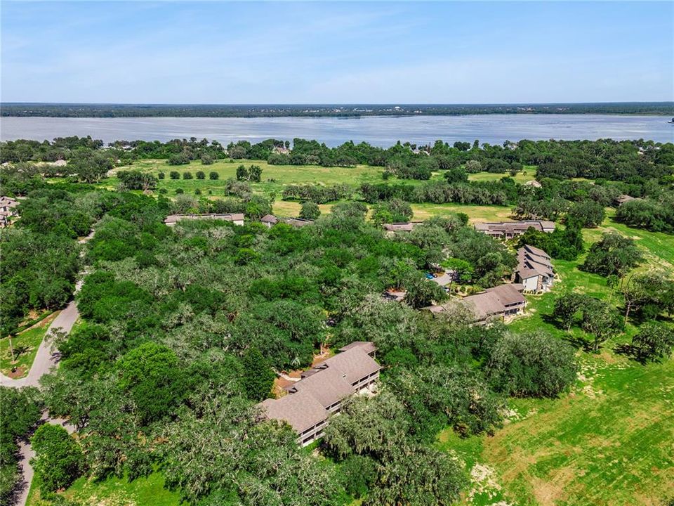 For Sale: $140,000 (1 beds, 1 baths, 974 Square Feet)