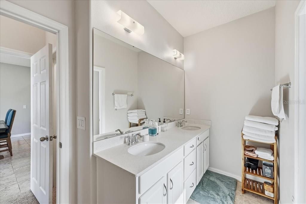 For Sale: $419,990 (3 beds, 2 baths, 1706 Square Feet)