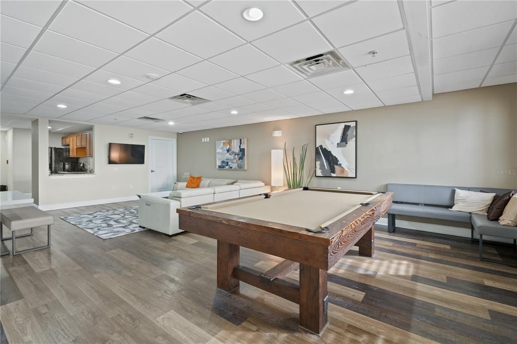 For Sale: $425,000 (1 beds, 2 baths, 1228 Square Feet)