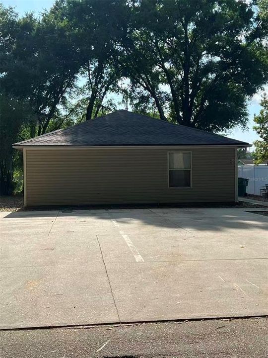 For Sale: $415,000 (6 beds, 0 baths, 2001 Square Feet)